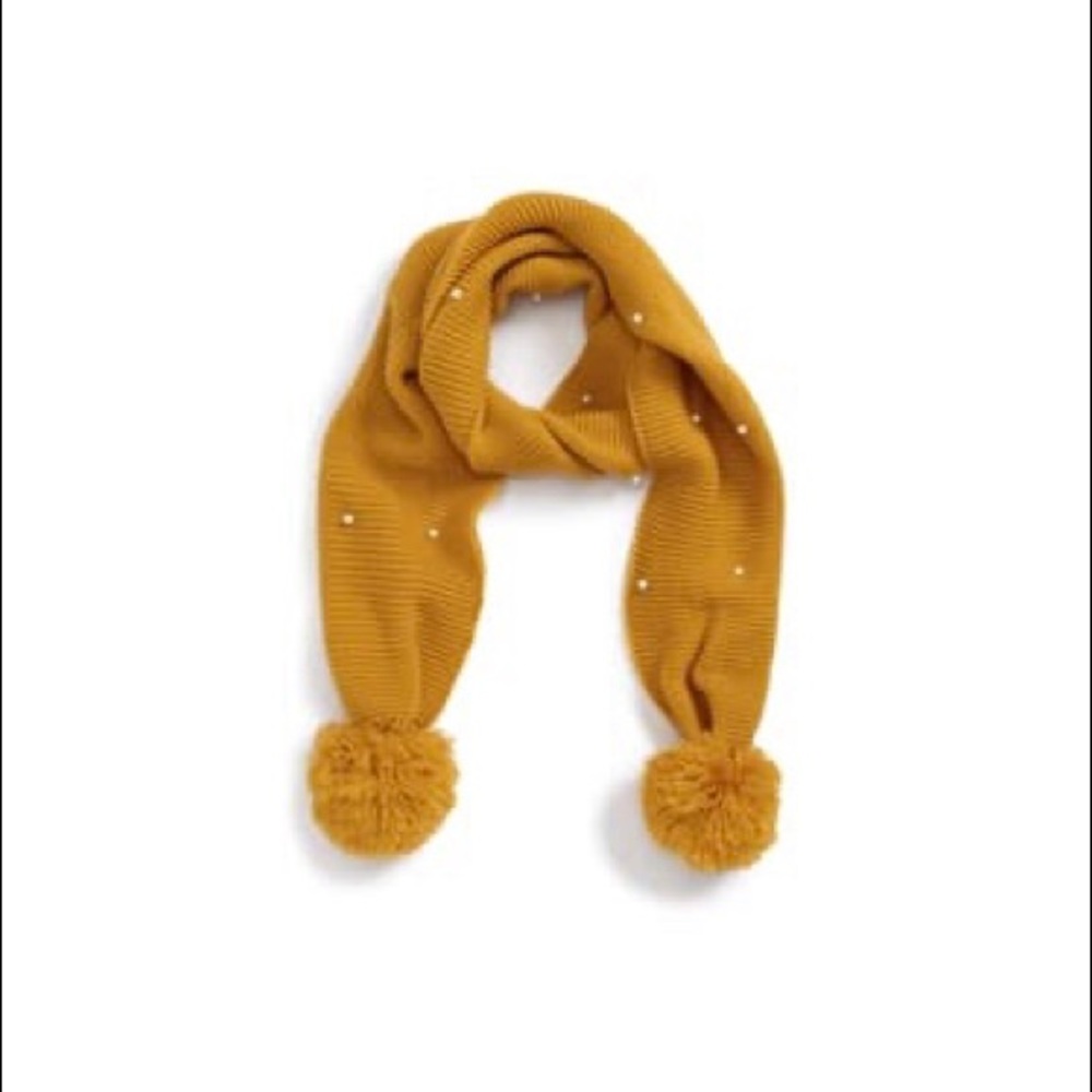 Pom Pom scarf